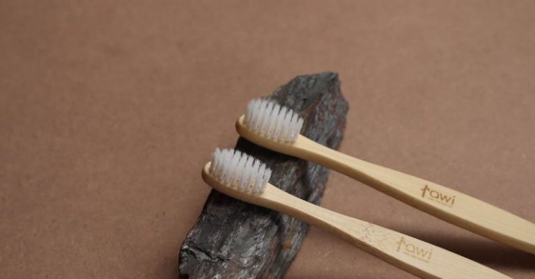 Eco-Friendly - Bamboo tooth brush
